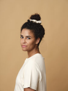 Zijden_scrunchie_champagne_M_Emily