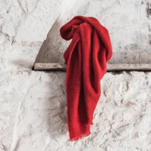 BVT_plaid_mohair_uni_rood_lifestyle