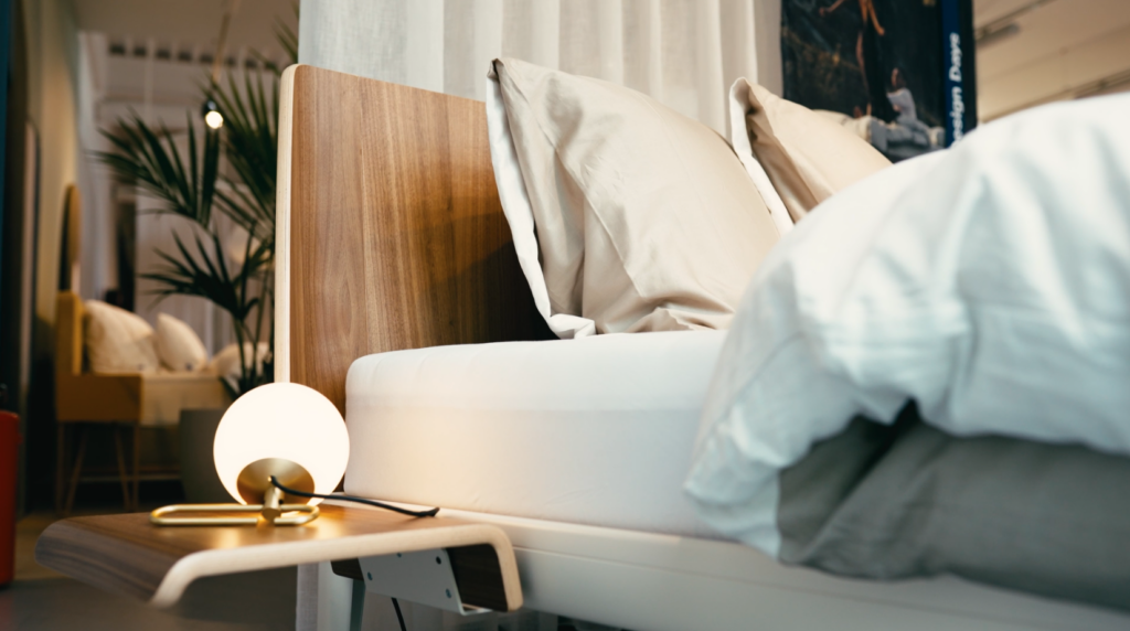 Auping Essential bed Japandi houten details