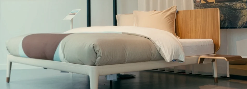 Auping Essential bed Japandi houten uitvoering