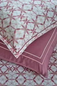 Nomo dekbedovertrek – 280×240 – Satijn – Harper Orchid incl. slopen 63×63