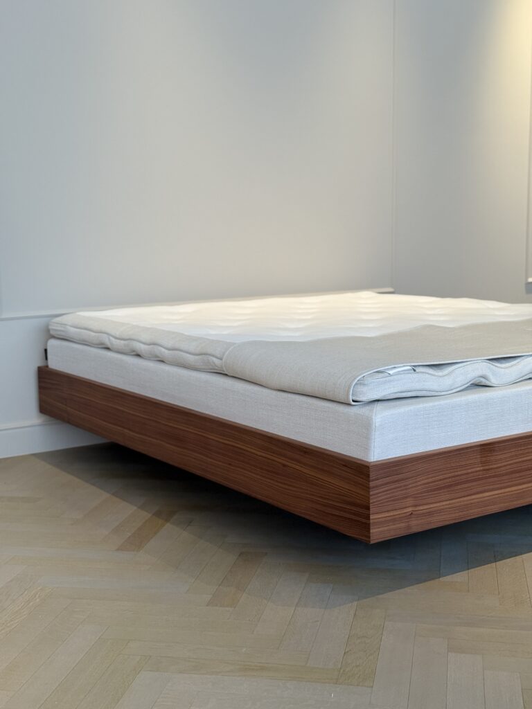 Showroombed_CarpeDiem_zwevende bedbodem