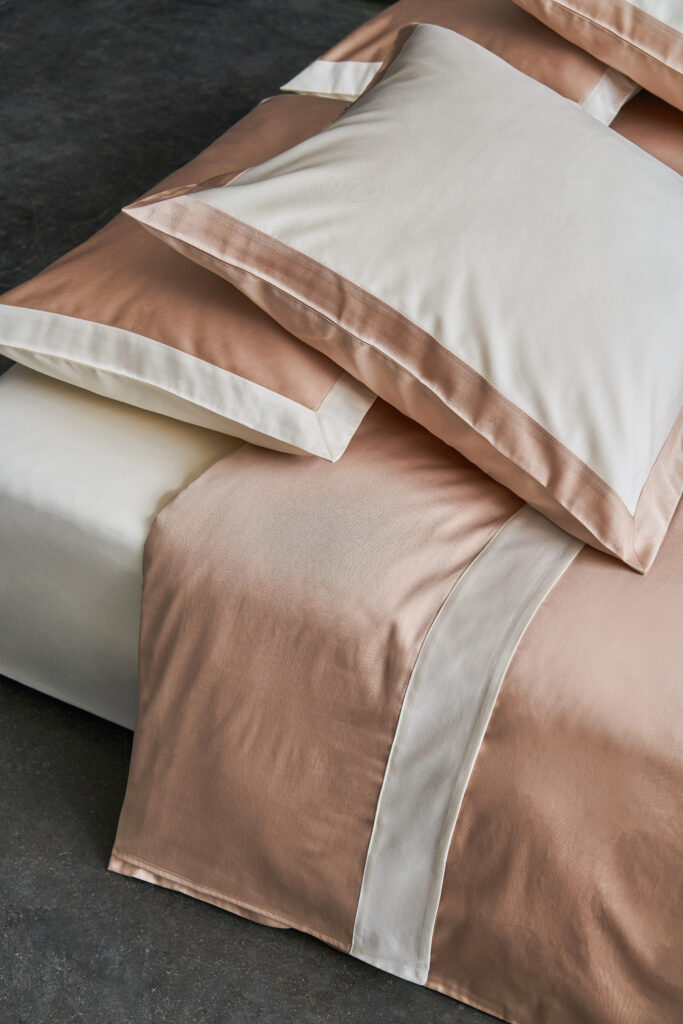 Nomo dekbedovertrek – 280×240 – Boutique uni two toned – Peach incl. slopen 63×63