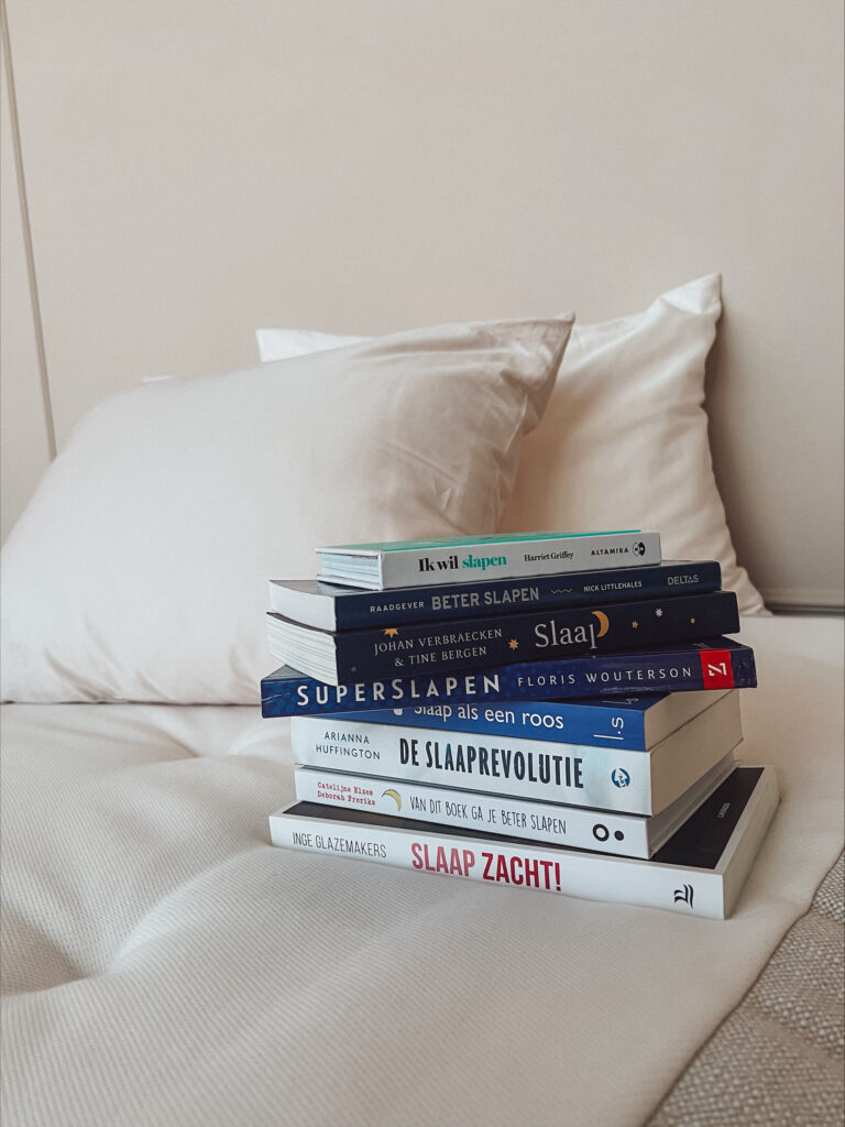 Stapel_boeken_slaap_De Nachtwacht