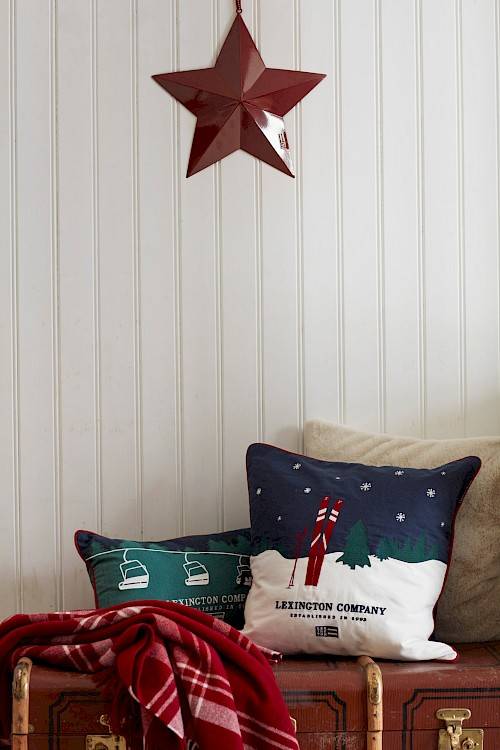 Atmosphere image - cushions from the Holiday collection